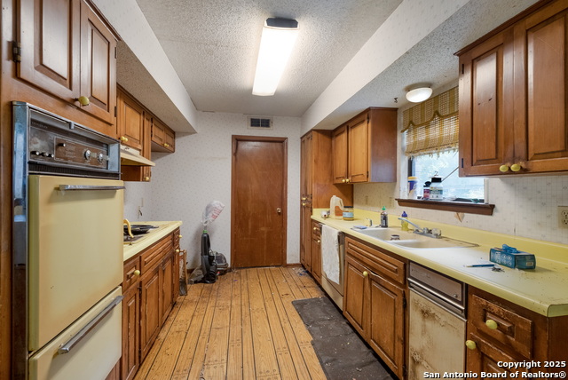 Image 10 of 22 For 16407 Ledge Park