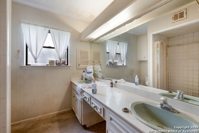 Image 13 of 22 For 16407 Ledge Park