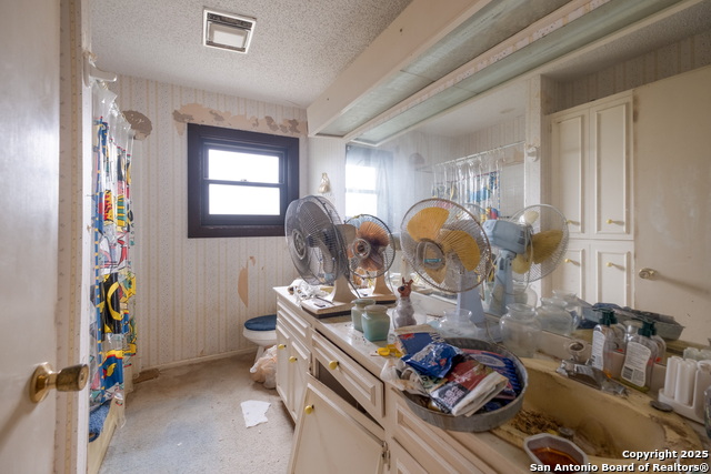 Image 18 of 22 For 16407 Ledge Park