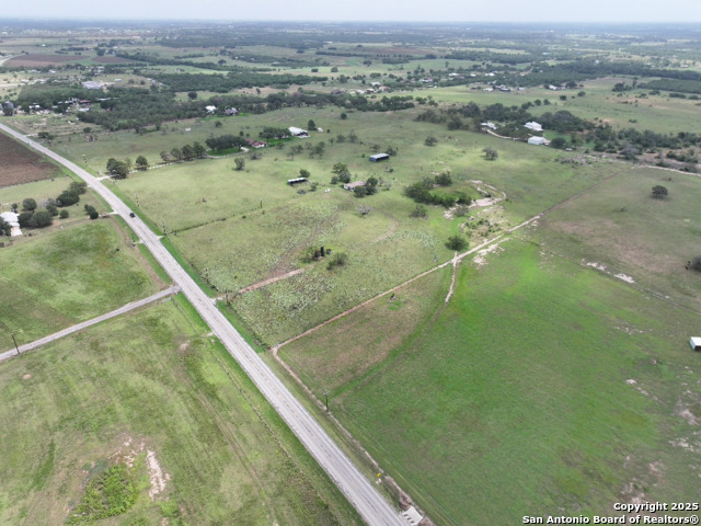 Listing photo id 10 for 13841 Fm 775