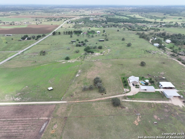 Listing photo id 11 for 13841 Fm 775