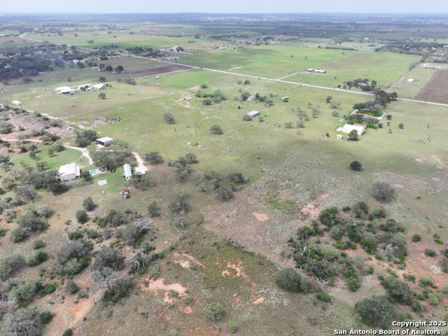 Listing photo id 14 for 13841 Fm 775
