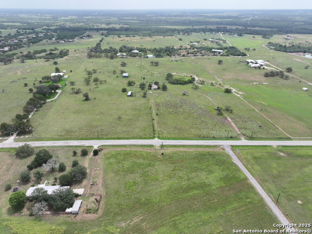 Listing photo id 17 for 13841 Fm 775