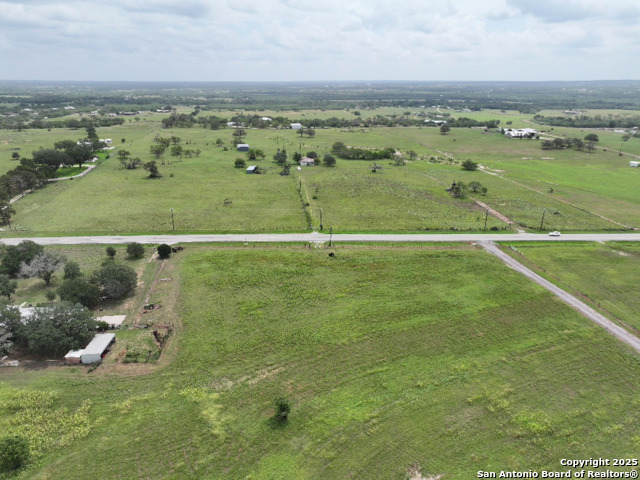 Listing photo id 18 for 13841 Fm 775