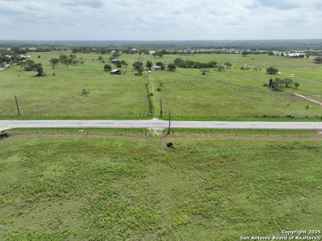 Listing photo id 19 for 13841 Fm 775
