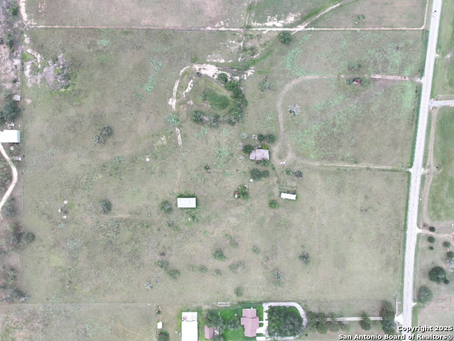 Listing photo id 20 for 13841 Fm 775