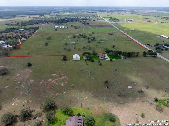 Listing photo id 1 for 13841 Fm 775