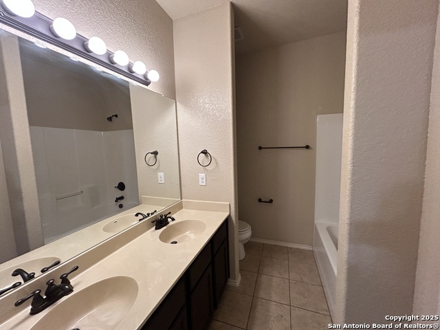 Image 20 of 29 For 692 Creekside