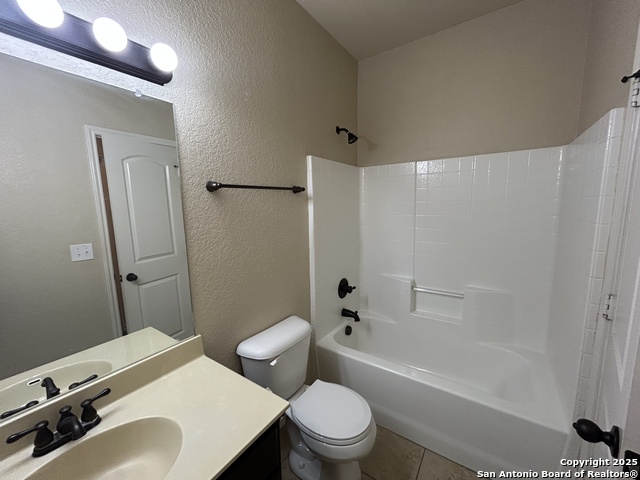 Image 25 of 29 For 692 Creekside