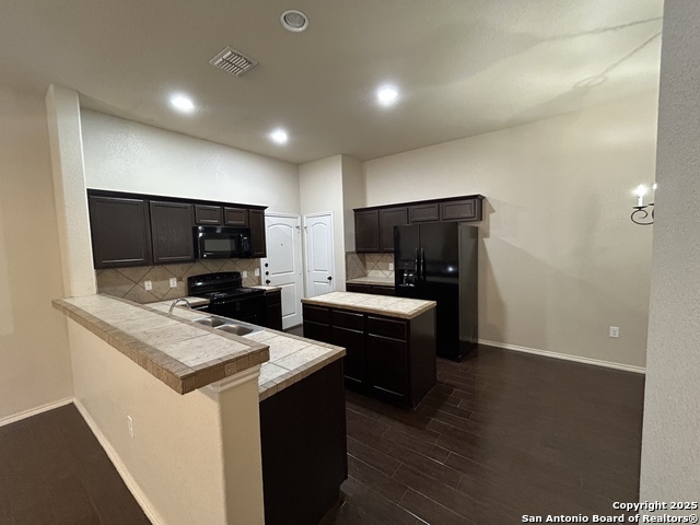 Image 9 of 29 For 692 Creekside