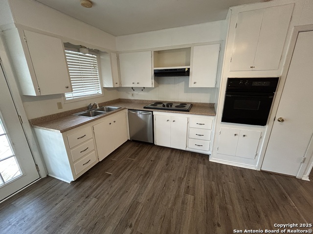 Image 10 of 32 For 720 Albert St