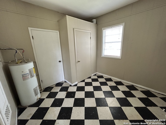 Image 12 of 32 For 720 Albert St