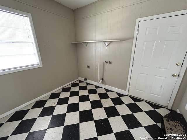 Image 13 of 32 For 720 Albert St