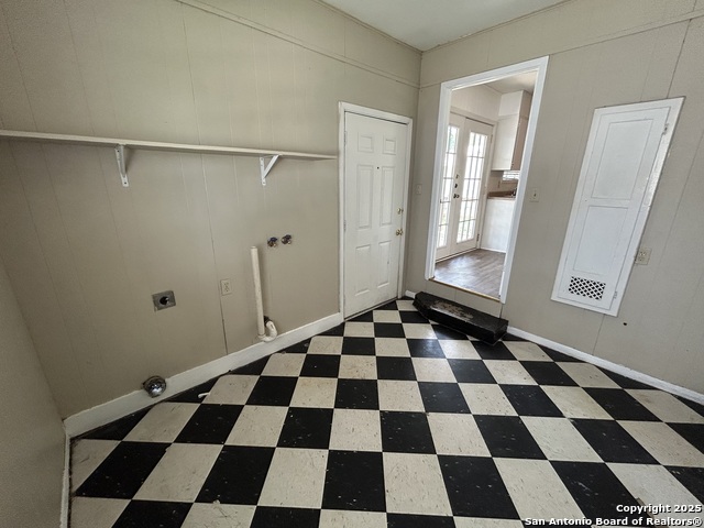 Image 14 of 32 For 720 Albert St