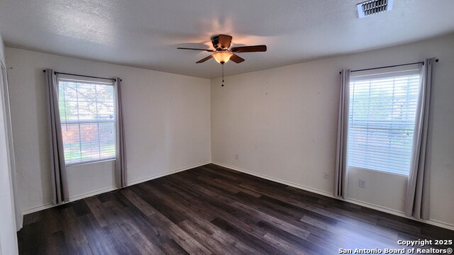 Listing photo id 9 for 310 Butternut