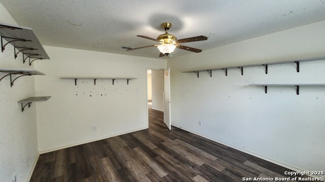 Listing photo id 22 for 310 Butternut
