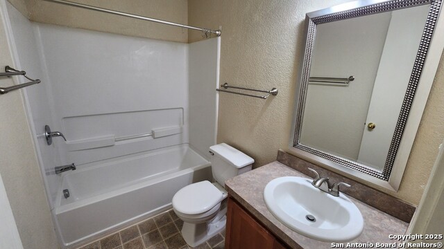 Listing photo id 23 for 310 Butternut