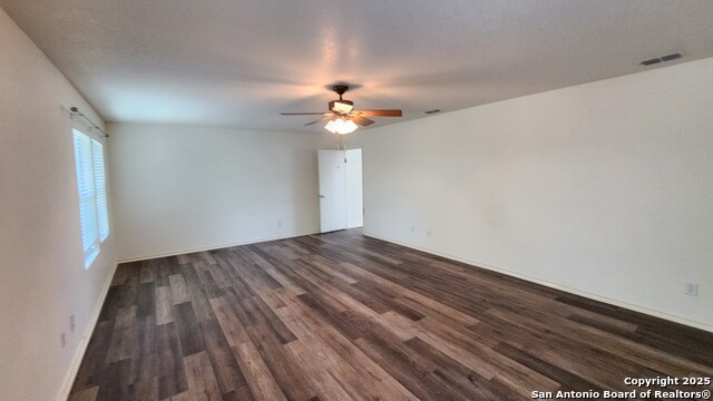 Listing photo id 25 for 310 Butternut