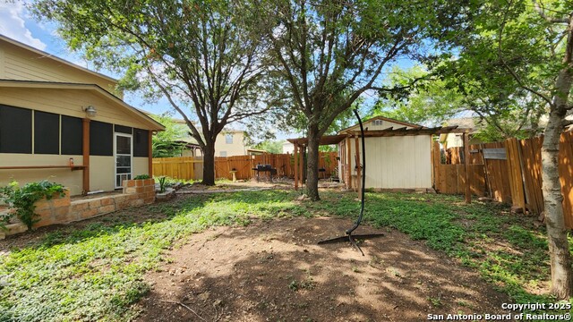 Listing photo id 33 for 310 Butternut