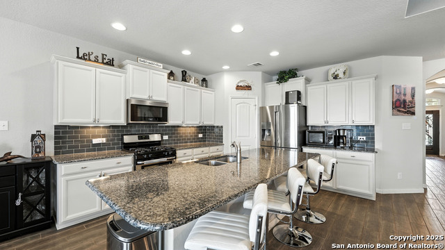 Image 4 of 29 For 323 Limestone