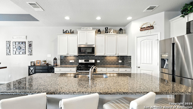 Image 8 of 29 For 323 Limestone