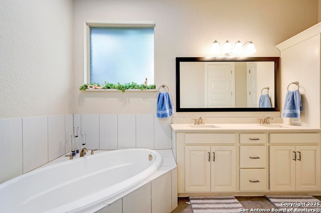 Listing photo id 21 for 1923 Gibraltar Dr