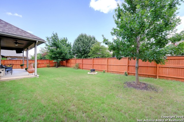 Listing photo id 35 for 1923 Gibraltar Dr