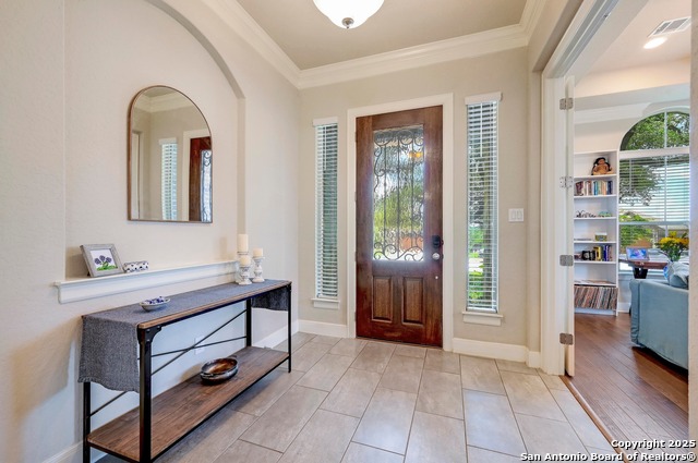 Listing photo id 3 for 1923 Gibraltar Dr