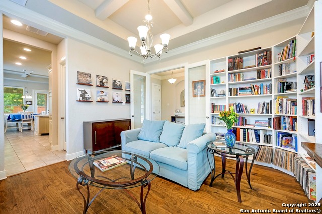 Listing photo id 4 for 1923 Gibraltar Dr