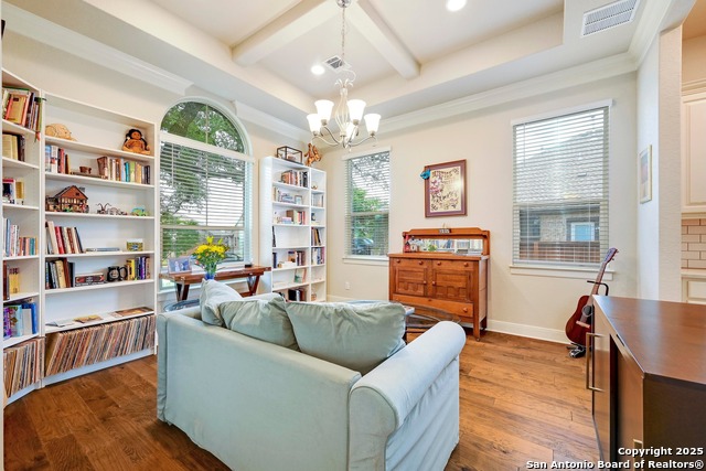 Listing photo id 5 for 1923 Gibraltar Dr