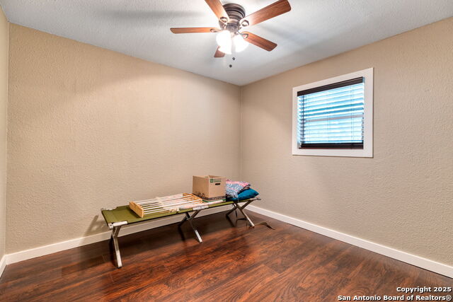Image 16 of 25 For 461 Rust Ranch Rd