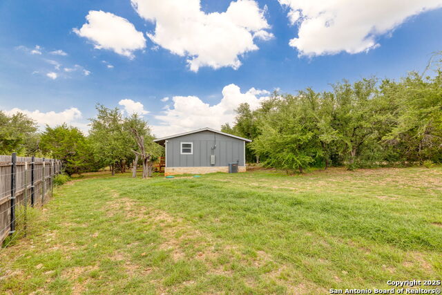 Image 19 of 25 For 461 Rust Ranch Rd