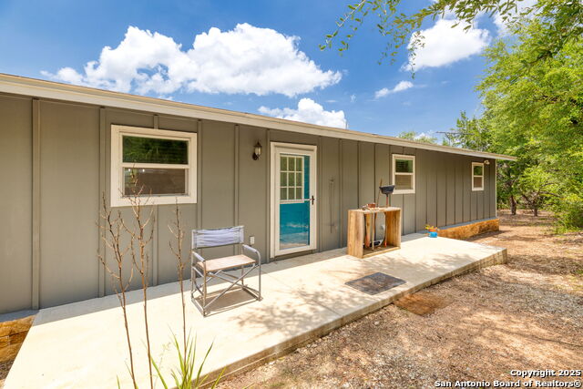 Image 4 of 25 For 461 Rust Ranch Rd