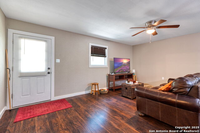 Image 5 of 25 For 461 Rust Ranch Rd