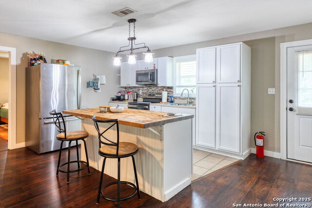 Image 7 of 25 For 461 Rust Ranch Rd