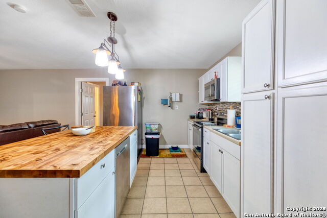 Image 8 of 25 For 461 Rust Ranch Rd