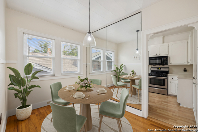Listing photo id 8 for 435 Summit Ave W