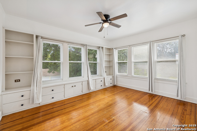 Listing photo id 15 for 435 Summit Ave W