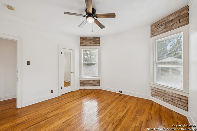 Listing photo id 21 for 435 Summit Ave W