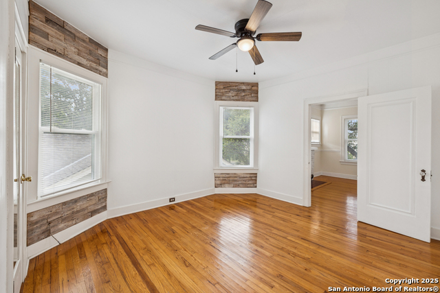 Listing photo id 22 for 435 Summit Ave W