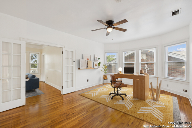 Listing photo id 5 for 435 Summit Ave W