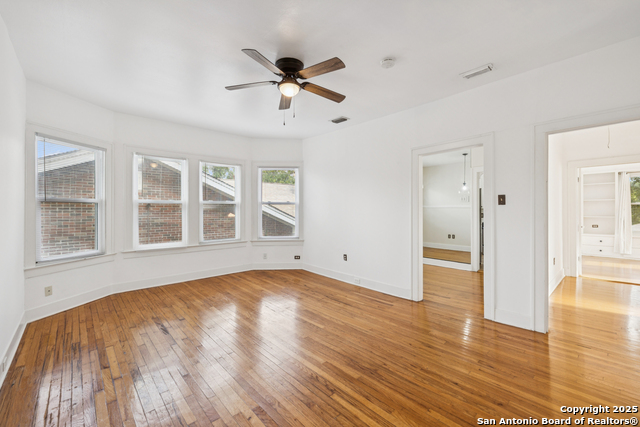 Listing photo id 7 for 435 Summit Ave W