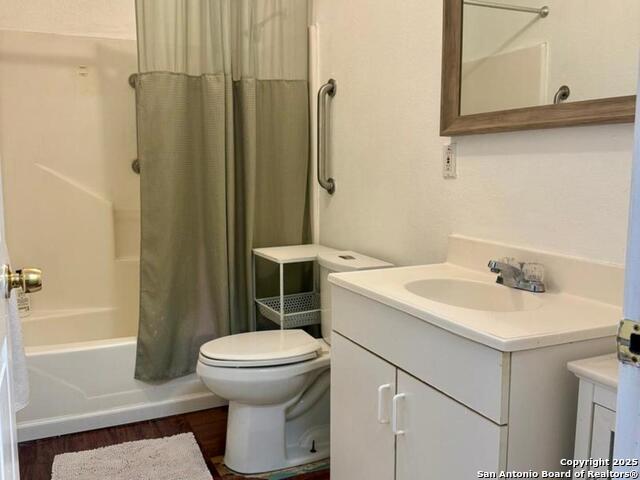 Listing photo id 11 for 5102 Hemphill Dr