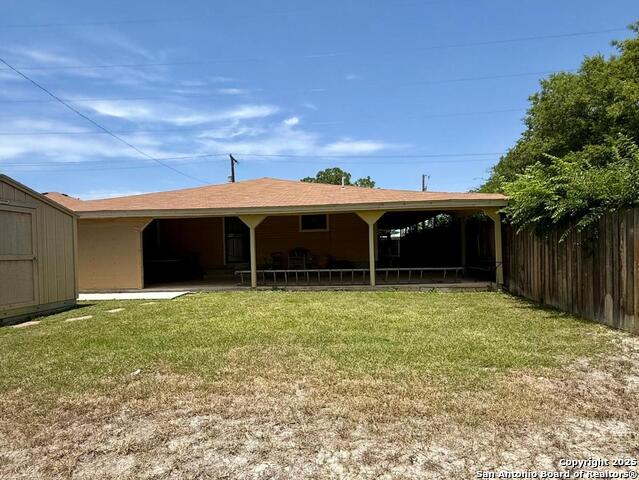 Listing photo id 14 for 5102 Hemphill Dr
