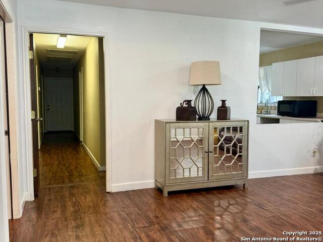 Listing photo id 5 for 5102 Hemphill Dr