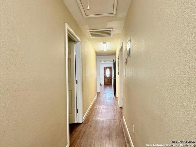 Listing photo id 6 for 5102 Hemphill Dr