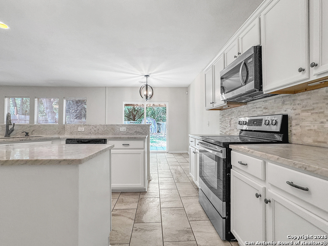 Listing photo id 3 for 7 Lockspring