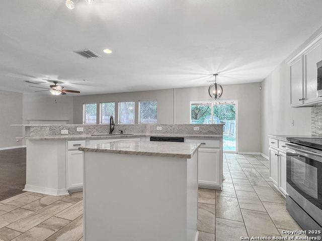 Listing photo id 4 for 7 Lockspring