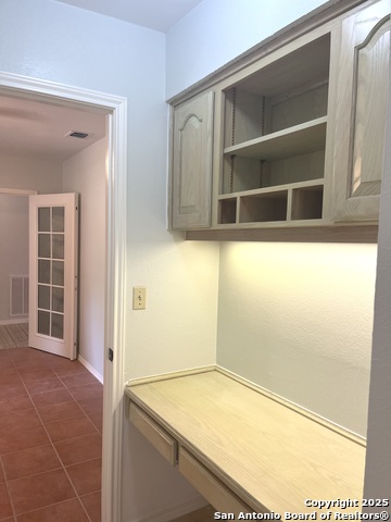 Image 15 of 28 For 2807 Bee Cave St