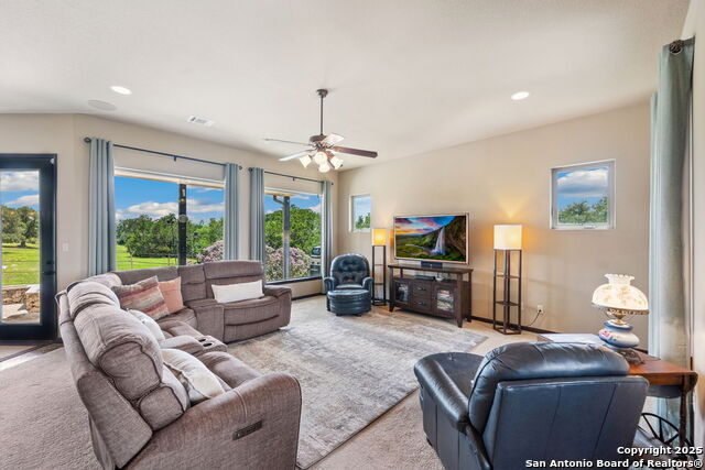 Image 9 of 52 For 108 Dahlia Pass